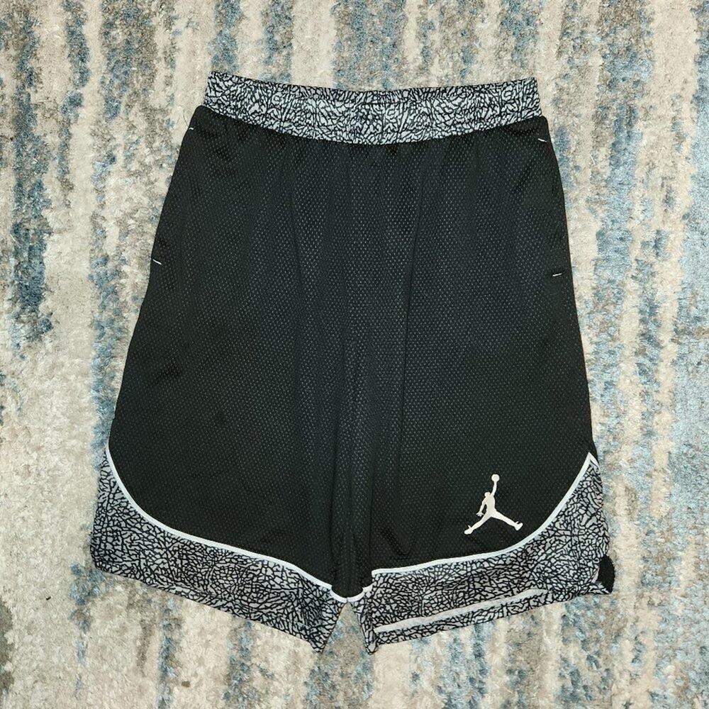 Nike Dri Fit Jordan Athletic Drawstring Shorts Bottom Black Gray Youth XL - Picture 2 of 7